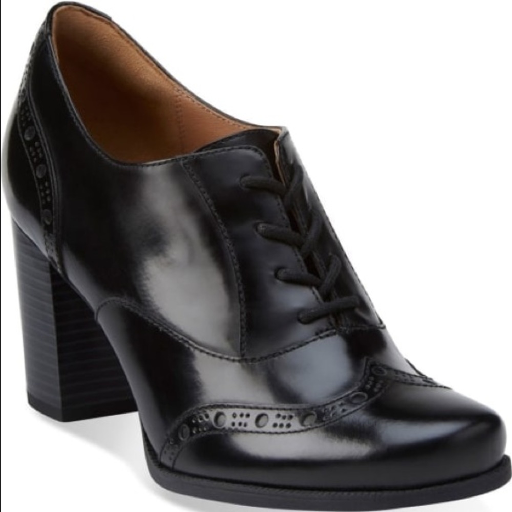 'Ciera Brine' Oxford Pump CLARKS® Size 9.5